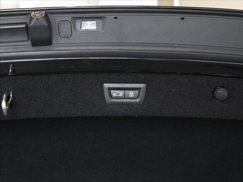 BMW Řada 8 M850I B&O Laser 1.maj.ČR   4,4 - fotka 36 z 41