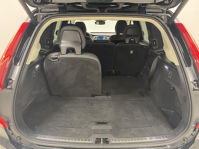 Volvo XC90 B5 AWD BRIGHT ULTIMATE AUT 7m - fotka 35 z 56
