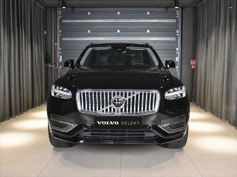 Volvo XC90 2,0 B5 AWD Plus - fotka 6 z 24