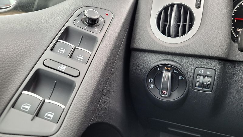 Volkswagen Tiguan (2016) 2,0TDi 110kW Lounge  - fotka 35 z 43