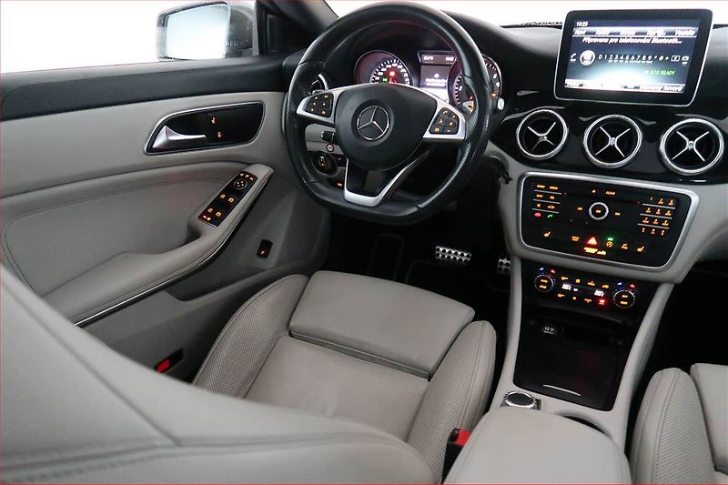 Mercedes-Benz CLA (2016) AMG Paket 220 CDI, Automat - fotka 7 z 20