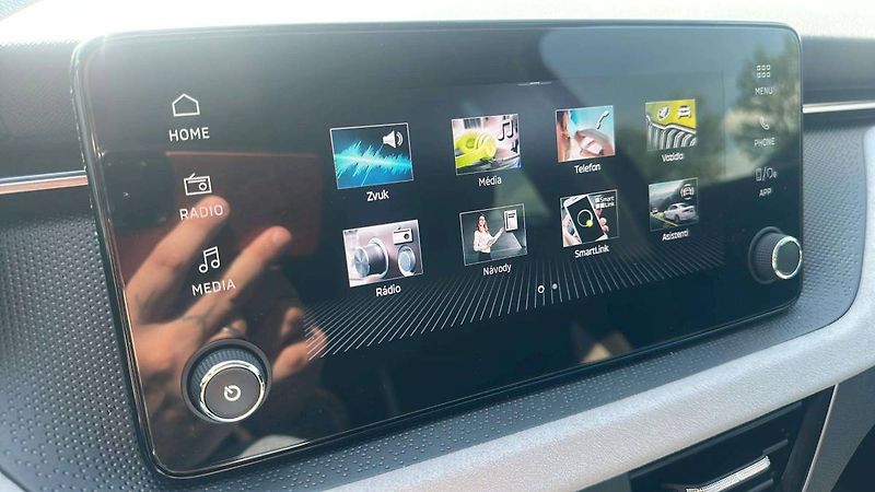 Škoda Scala Top Selection 1,0 TSI 85kW MT6 - fotka 12 z 27