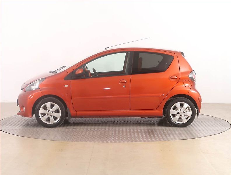 Toyota Aygo (2013) 1.0 VVT-i, Park. senzory - fotka 3 z 13
