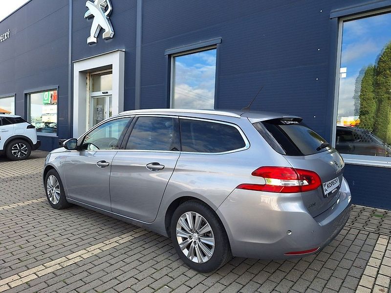 Peugeot 308 (2018) SW ALLURE 1,2PT 130k M6 - fotka 3 z 18
