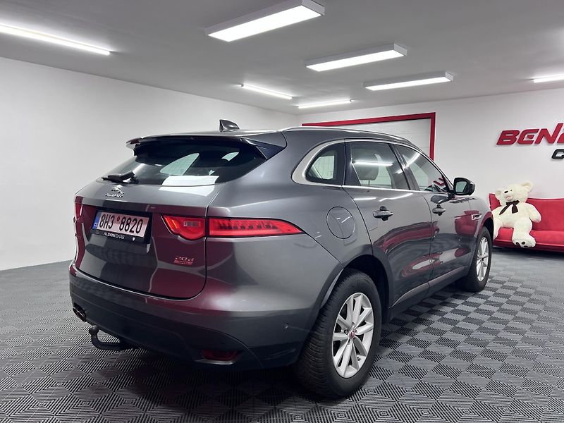 Jaguar F-Pace 2.0 D, Automat, 4x4, Na Opravu - fotka 4 z 24
