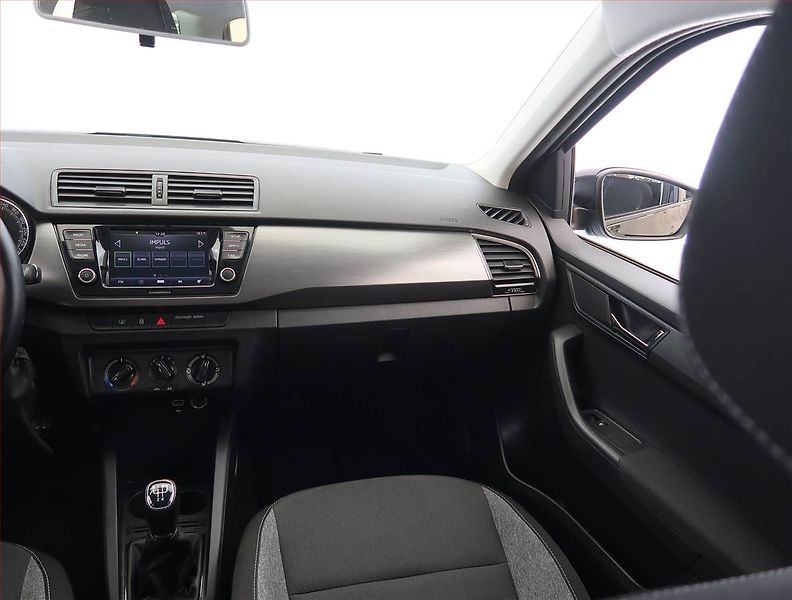 Škoda Fabia (2021) Ambition 1.0 TSI, Tempomat - fotka 8 z 22