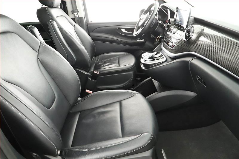 Mercedes-Benz Třídy V (2019) Avantgarde 300 d 4MATIC - fotka 7 z 21