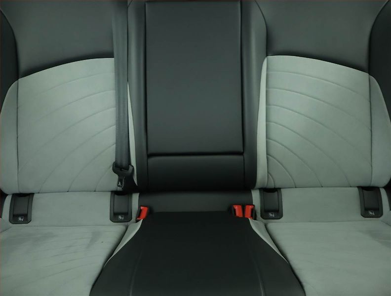 Volkswagen ID.3 (2023) Pro Perf. (62 kWh), SoH 89% - fotka 10 z 18