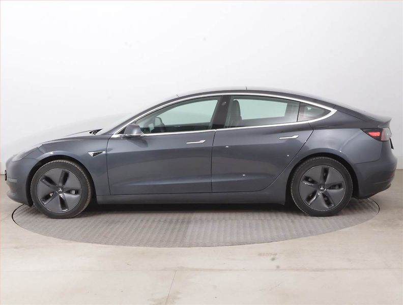 Tesla Model 3 (2019) Long Range 4WD 82kWh, SoH 86% - fotka 3 z 22