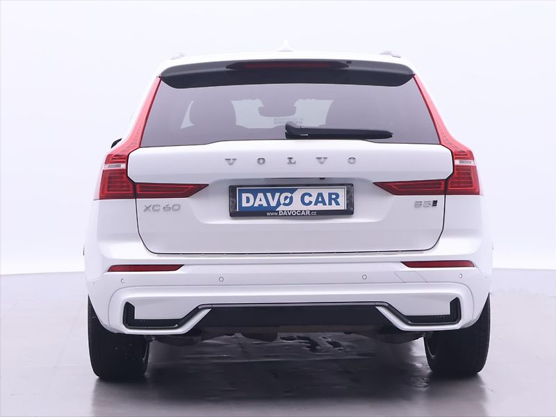 Volvo XC60 2,0 B5 173kW AWD Plus Dark CZ - fotka 6 z 33