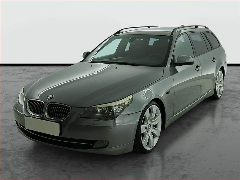 BMW Řada 5 (2010) 530d, Automat, Tažné - fotka 2 z 25