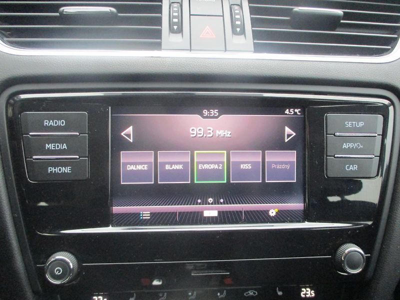 Škoda Octavia 1.6 TDi  - fotka 22 z 31