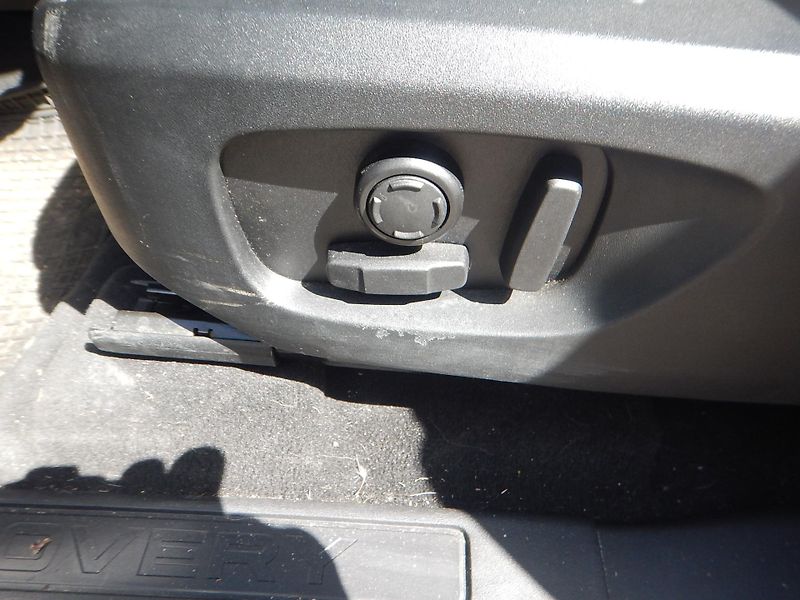Land Rover Discovery Sport 2.0 TD4, DIGIKLIMA - fotka 17 z 22