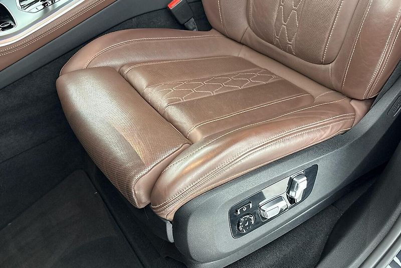 BMW X5 xDrive40i - fotka 7 z 27