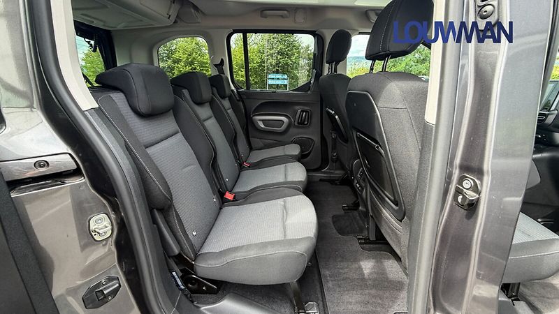 Toyota ProAce City Verso 1.2T 8AT FAMILY COMFORT - fotka 17 z 26