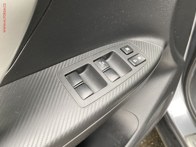 Mitsubishi Eclipse Cross (2018) 1.5T-MiVEC 2WD, Edition, AT - fotka 13 z 18
