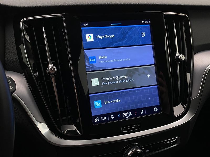 Volvo V60 T6 AWD RECHARGE CORE REZERVACE - fotka 8 z 45