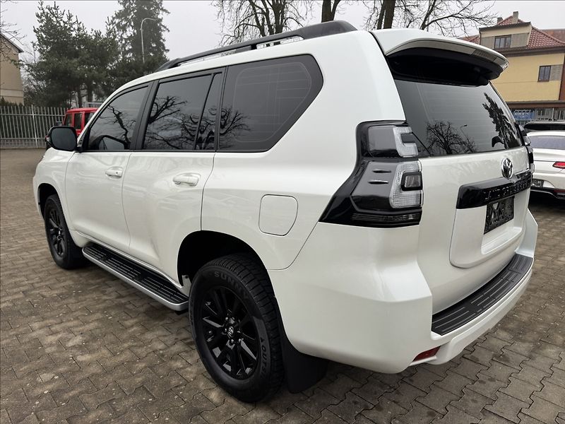 Toyota Land Cruiser 4,0   150 Prestige - fotka 8 z 28
