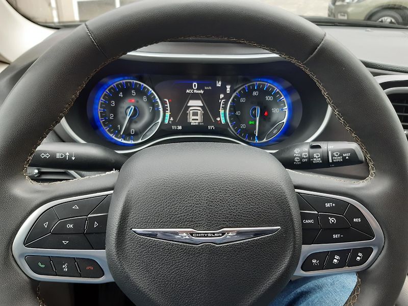 Chrysler Pacifica (2022) 3,6L V6,Top výbava, REZERVACE - fotka 28 z 50
