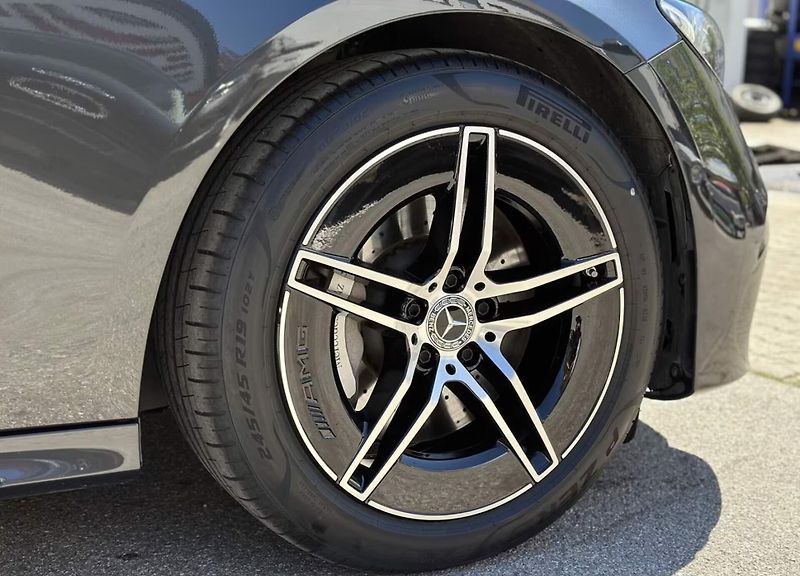 Mercedes-Benz Třídy E 220d 4M AMG Advanced Taž Distr - fotka 7 z 19