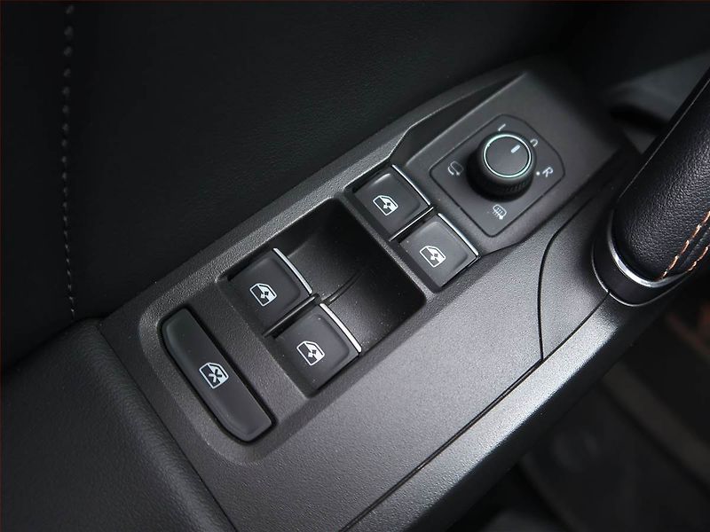 Cupra Formentor (2023) 2.0 TSI VZ - fotka 17 z 18