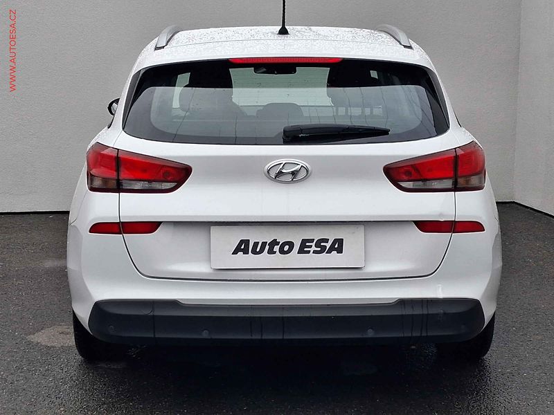 Hyundai i30 (2017) 1.6 CRDi, 1.maj,ČR, AC, tempo - fotka 5 z 18