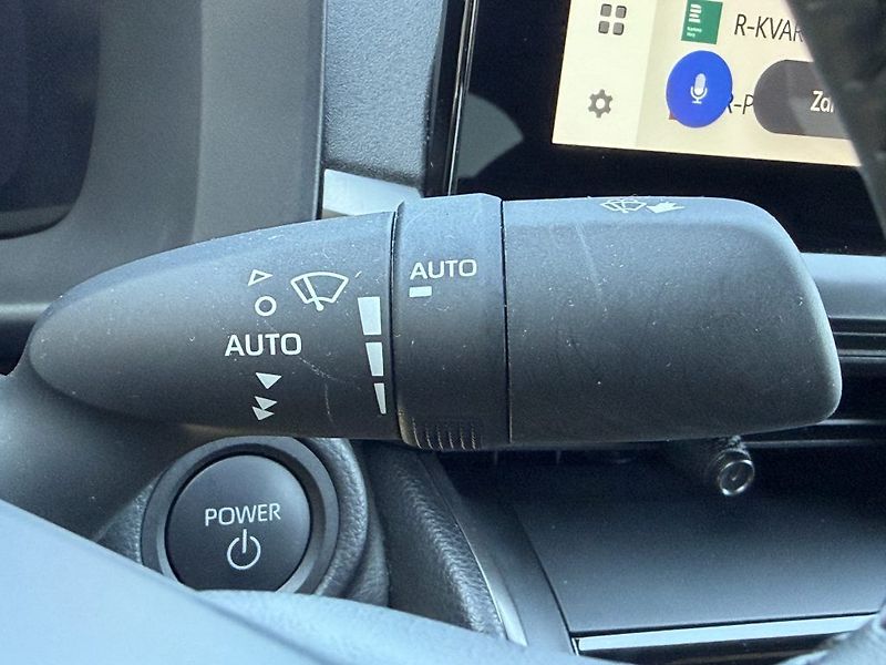 Toyota C-HR 2.0L PHEV Style - fotka 19 z 25