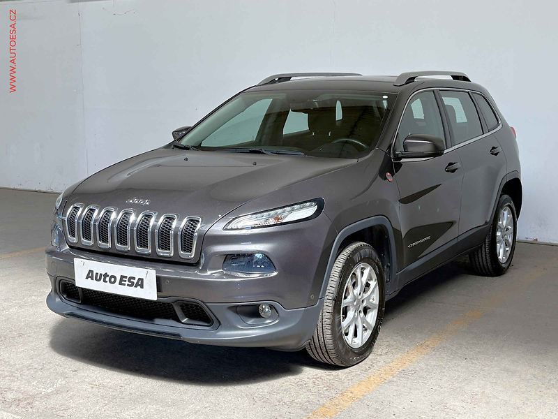 Jeep Cherokee (2015) 2.0 CRD 4x4, servis.kniha, AT - fotka 3 z 20