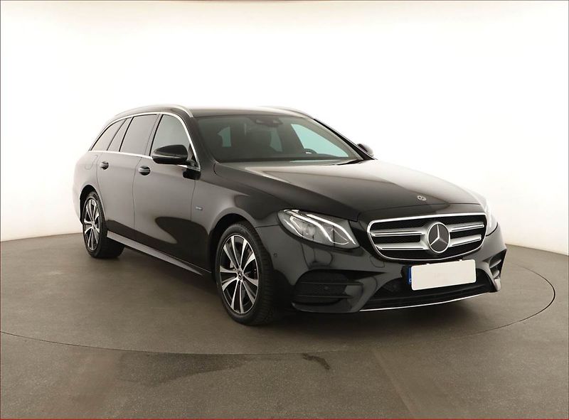 Mercedes-Benz Třídy E (2019) E 300 de - fotka 1 z 20