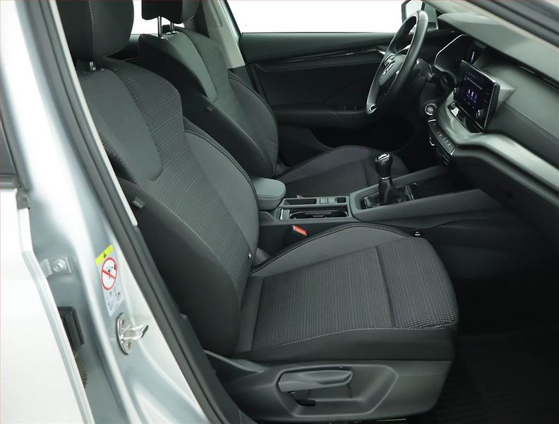 Škoda Octavia (2023) Ambition 2.0 TDI, ČR,1.maj - fotka 9 z 15