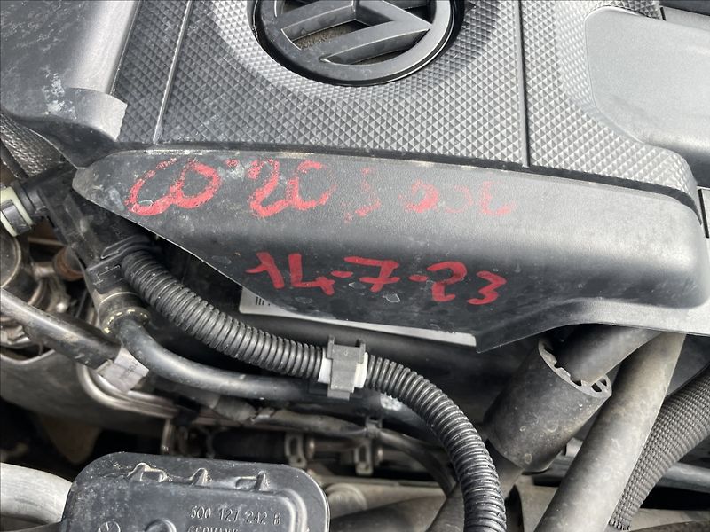 Volkswagen Tiguan 2,0 TDi 110kw DSG 4-matic bez - fotka 31 z 43