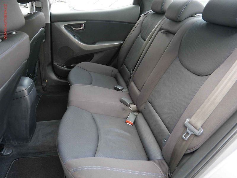 Hyundai Elantra (2011) 1.6i 16V, ČR, AC, tempo - fotka 10 z 17