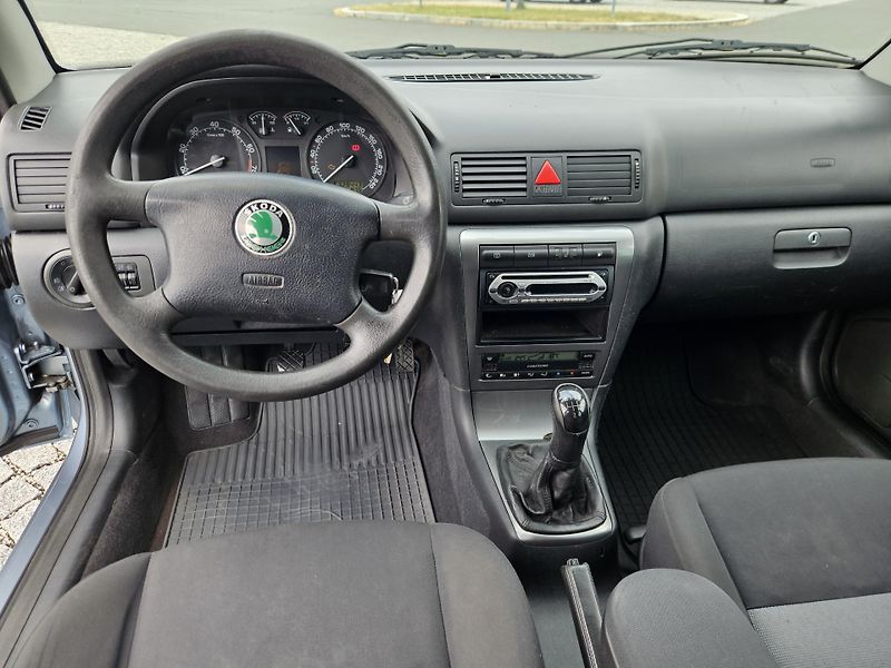 Škoda Octavia (2004) 2L BENZIN, SPLÁTKY  - fotka 14 z 22