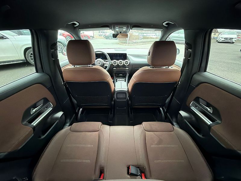 Mercedes-Benz GLA 200 d AMG Style Edition - fotka 29 z 35