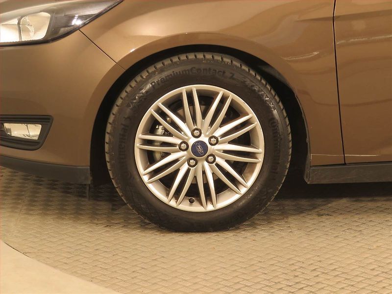 Ford Focus (2017) 1.0 EcoBoost, Tempomat - fotka 14 z 15