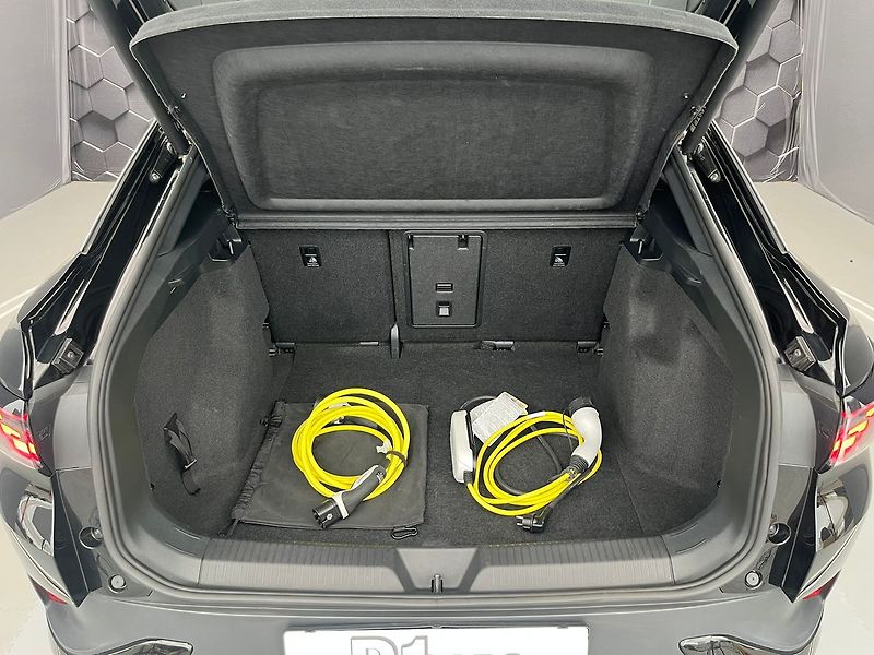 Volkswagen ID.5 Pro 150kW / ALU 20 SoH 95.9% - fotka 39 z 77
