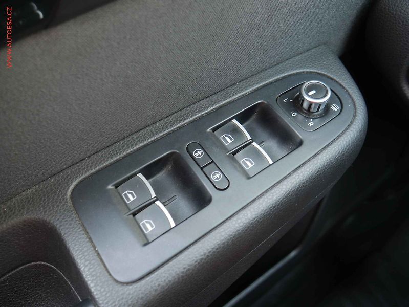 Seat Alhambra (2012) 2.0 TDI, FR, AT - fotka 11 z 22