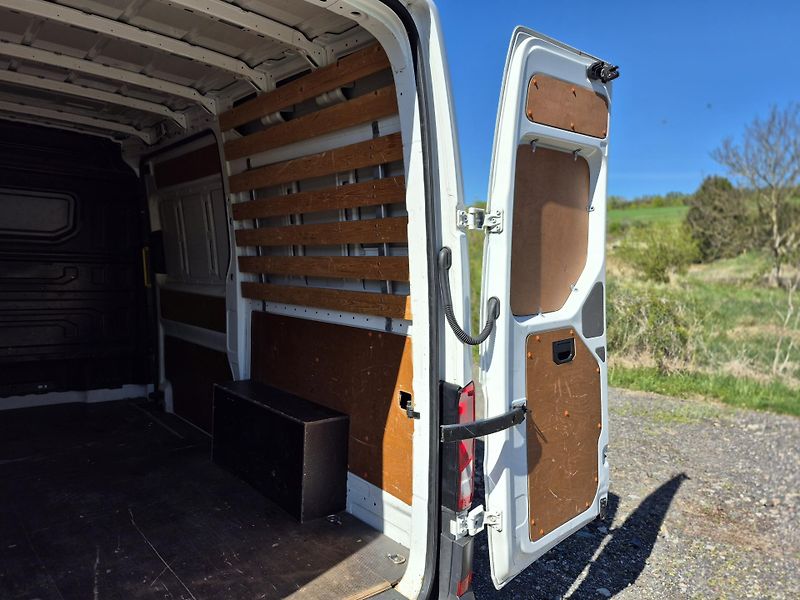 Volkswagen Crafter (2019) 2.0Tdi L2H2 - fotka 24 z 29