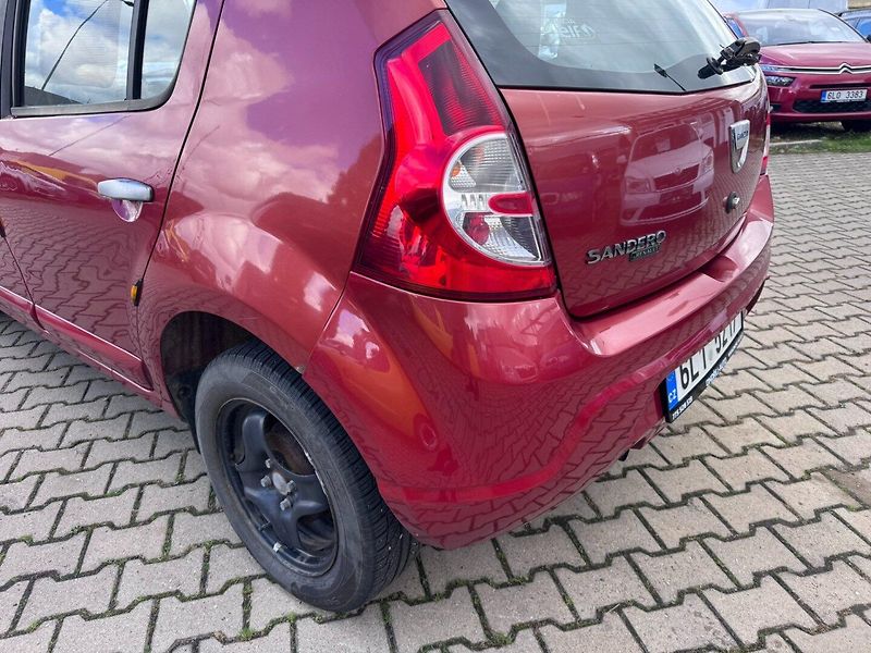 Dacia Sandero (2009) LPG 1,4 55 KW KOLA - fotka 12 z 45