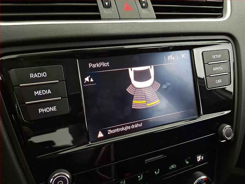Škoda Octavia (2019) 1.4 TSI, Serv.kniha, Tempomat - fotka 14 z 18
