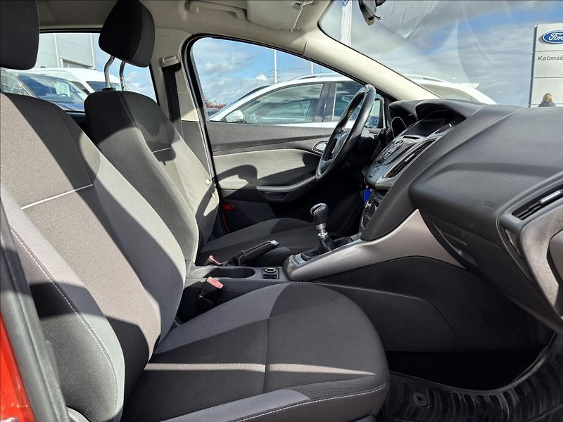 Ford Focus 1,6 TDCI 95k Trend - fotka 16 z 29