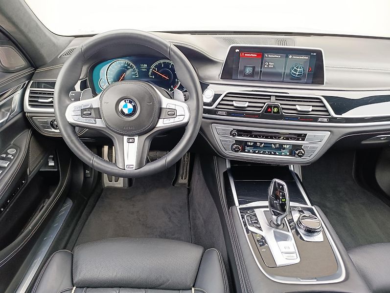 BMW Řada 7 750Ld BLACK FIRE ČR 1.MAJ - fotka 29 z 49