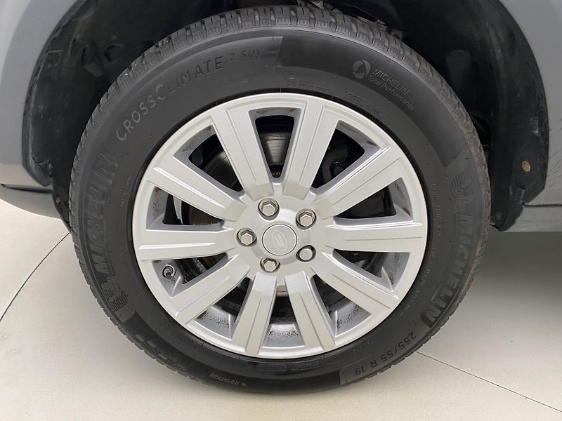 Land Rover Discovery 3.0 TDV6 S AWD AUT REZERVACE - fotka 36 z 41