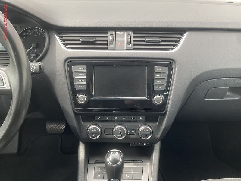 Škoda Octavia (2016) 1.4 TSi, Joy, DSG, panor - fotka 12 z 18