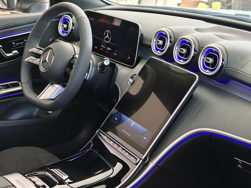 Mercedes-Benz CLE 200 cabrio AMG Pack - fotka 31 z 32