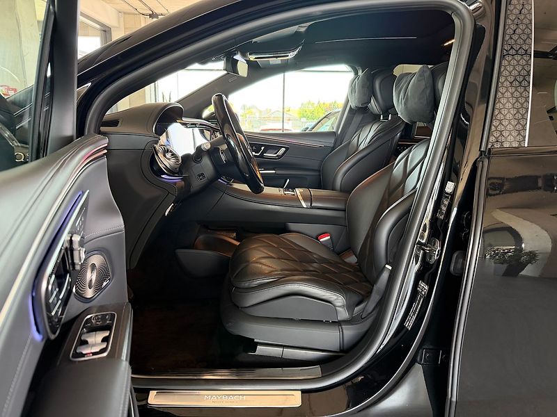 Mercedes-Benz EQS 680 4MATIC MAYBACH SUV - fotka 11 z 30