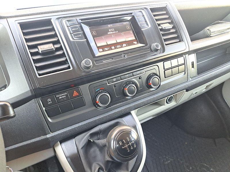 Volkswagen Transporter (2018) 2.0 TSI, 110kW, 6 míst, ZÁRUKA - fotka 23 z 27