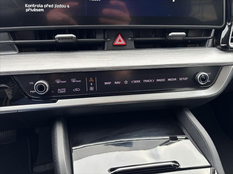Kia Sportage 1,6 TGDI AT Exclusive ZÁRUKA - fotka 29 z 46