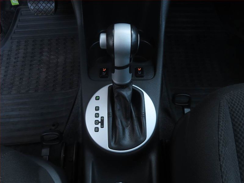 Škoda Fabia (2008) Sport 1.6 16V, Automat - fotka 13 z 19