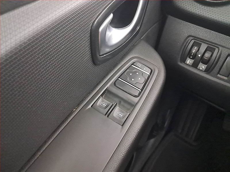 Renault Clio (2018) 1.2 16V, Tempomat - fotka 17 z 17